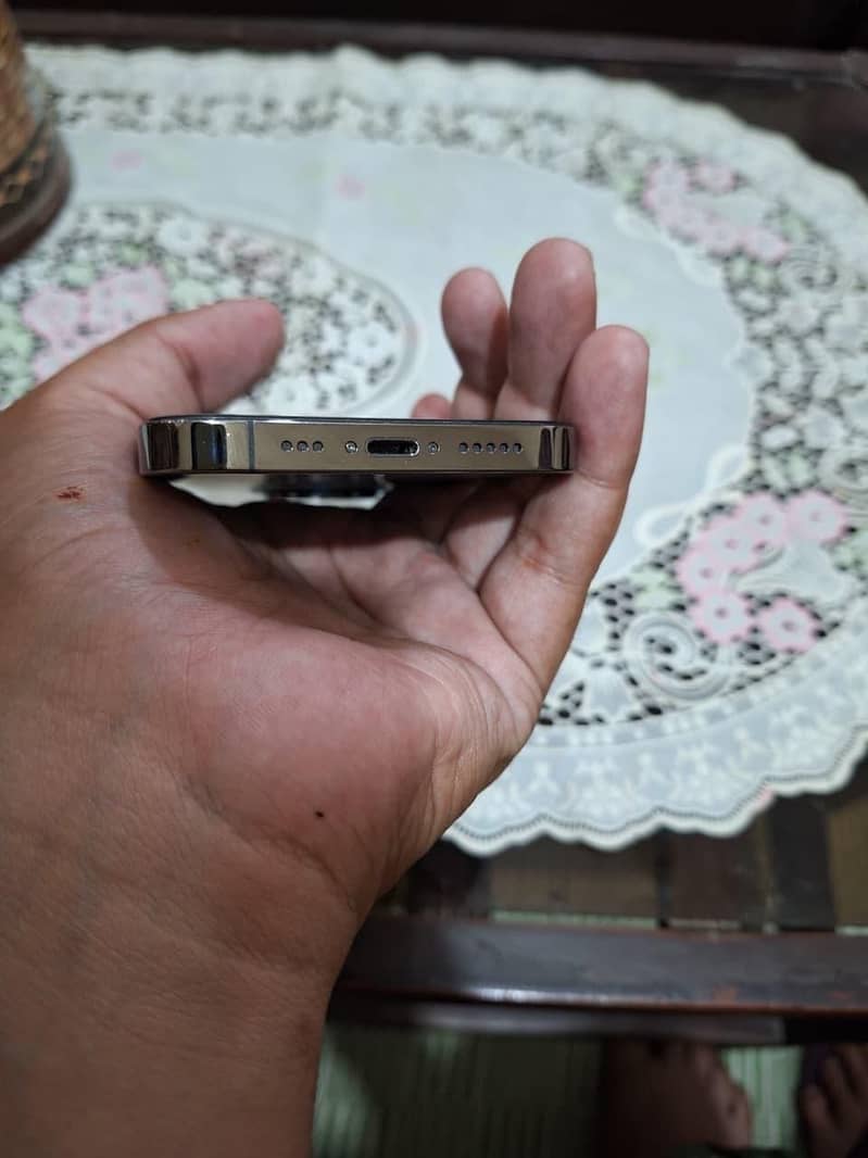 Apple iPhone 13 Pro 3