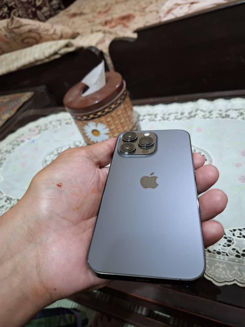 Apple iPhone 13 Pro 4