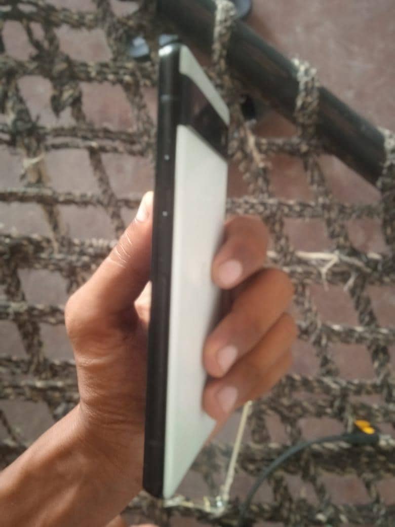 Google Pixel 6a 5