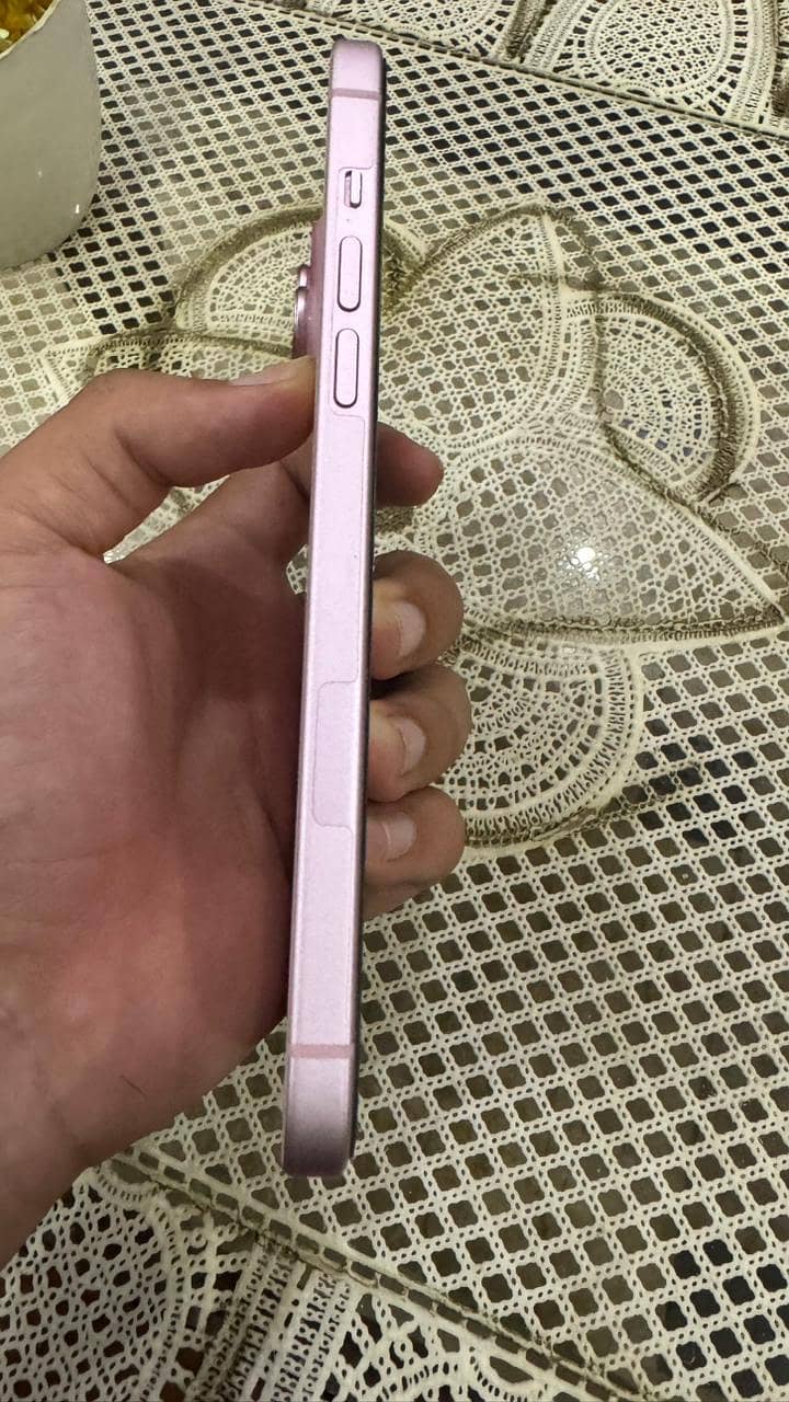 Apple iPhone 15 plus 7