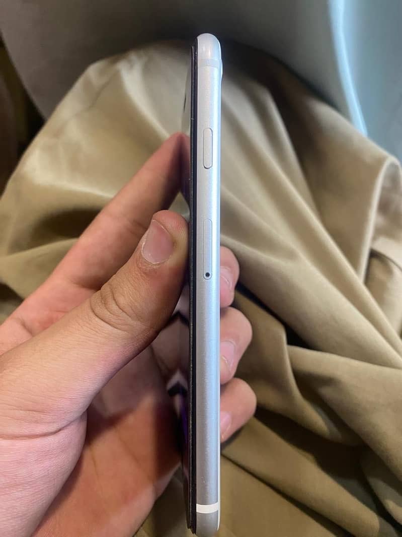 Apple iPhone SE 4