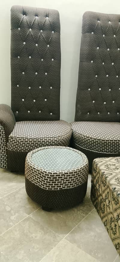Long sofa chairs for bedroom or drawing room