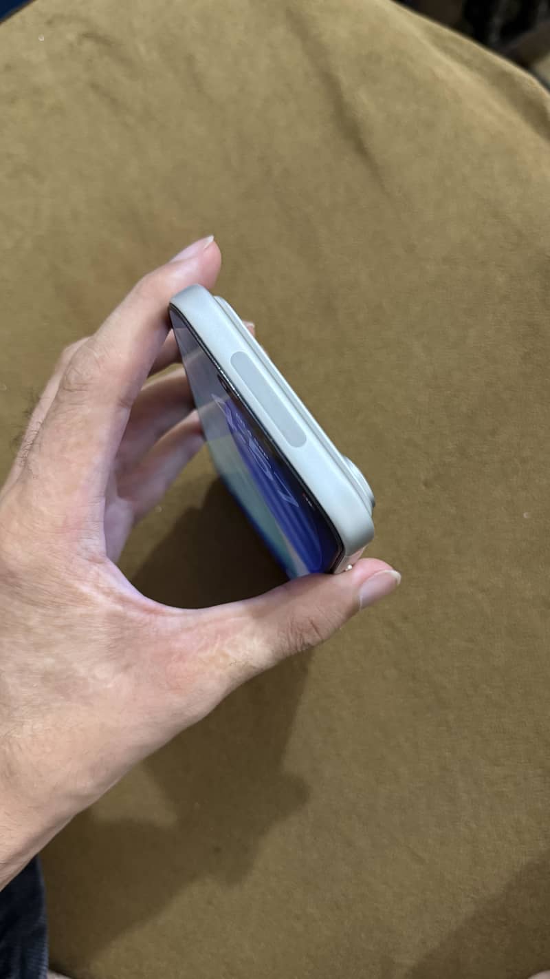 Apple iPhone 17 Pro Max 2