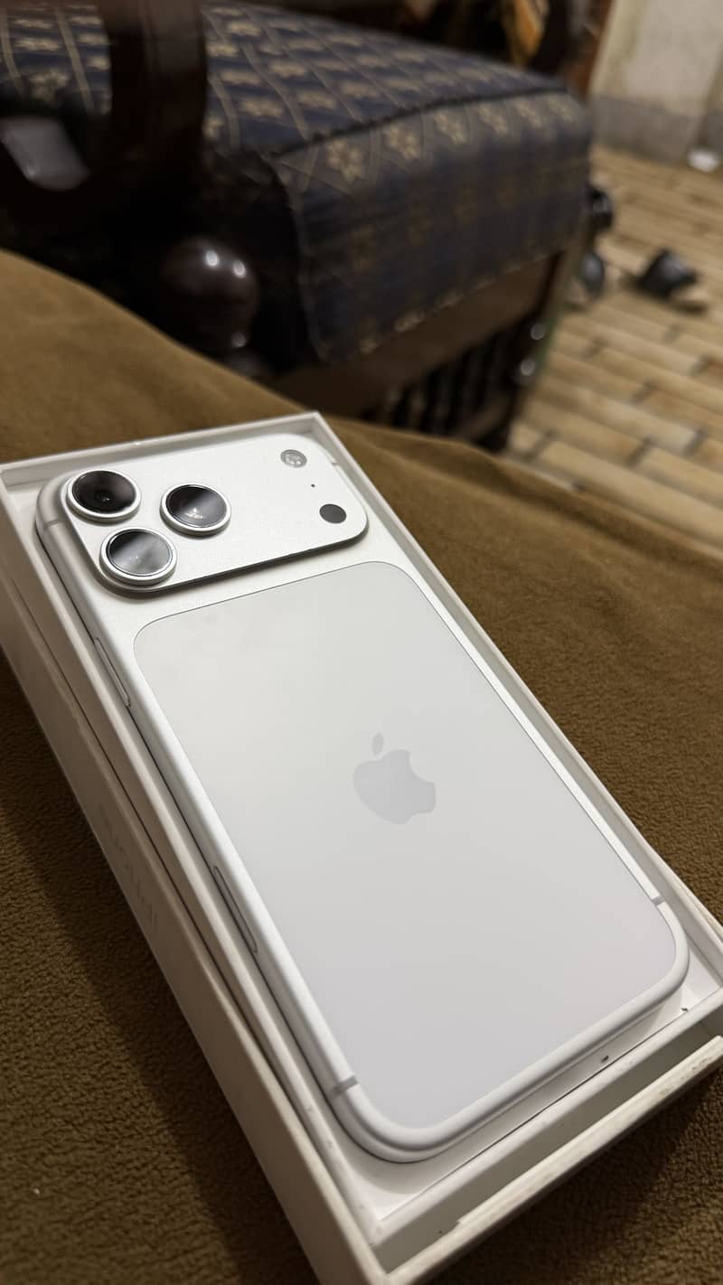 Apple iPhone 17 Pro Max 8