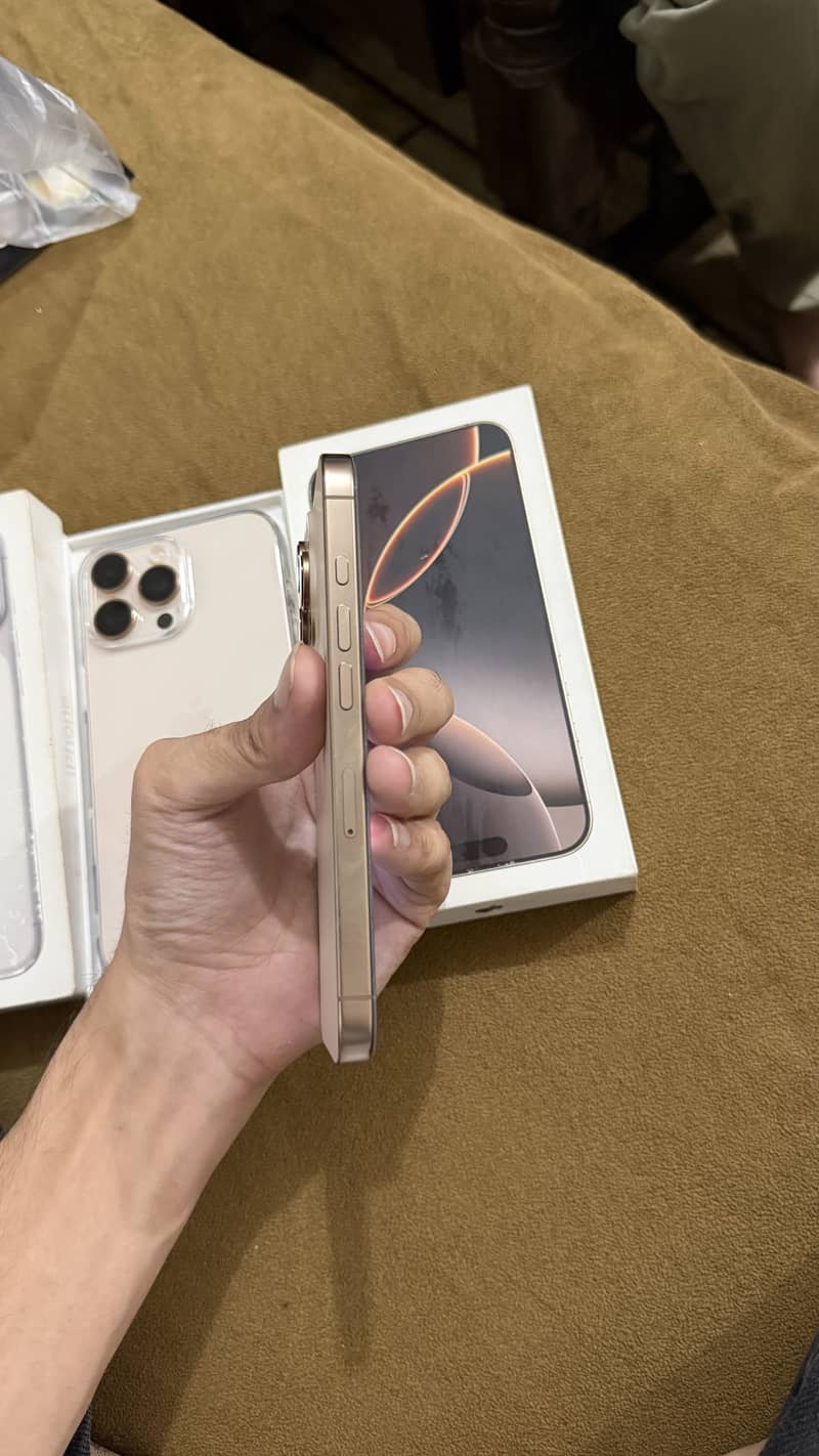 Apple iPhone 16 Pro 6