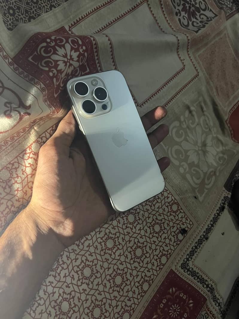 Apple iPhone 15 Pro 1