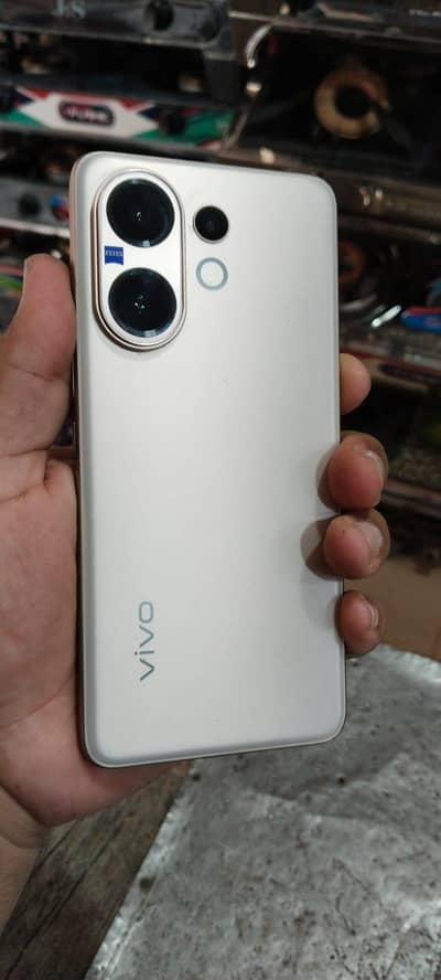 Vivo V60 for sale location gojra