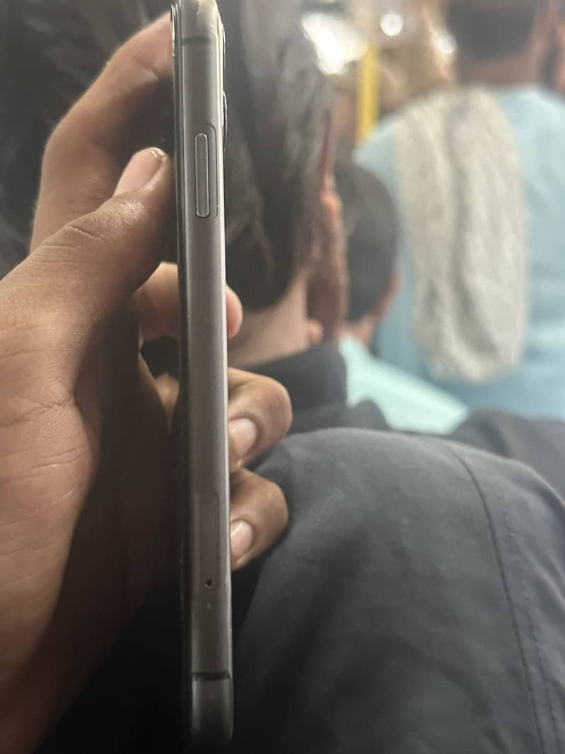 Apple iPhone 11 5