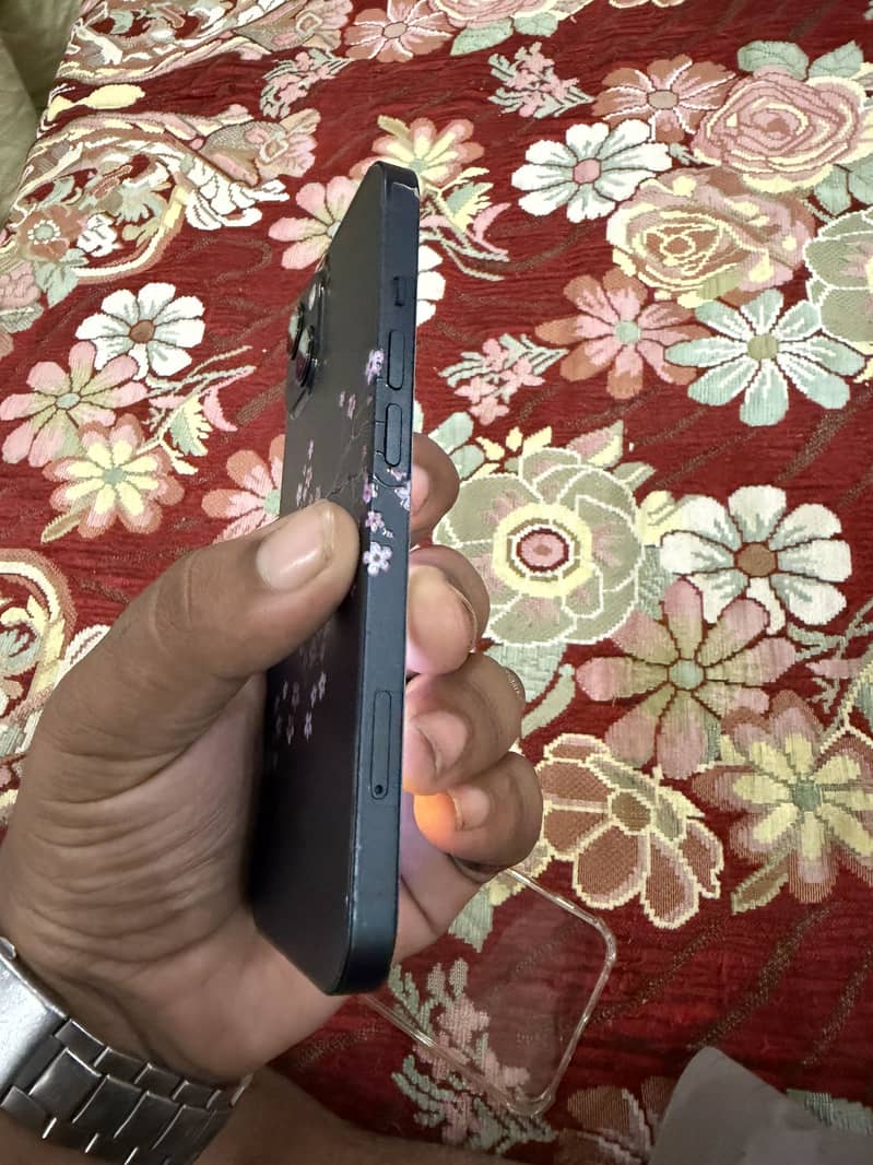 Apple iPhone 13 3