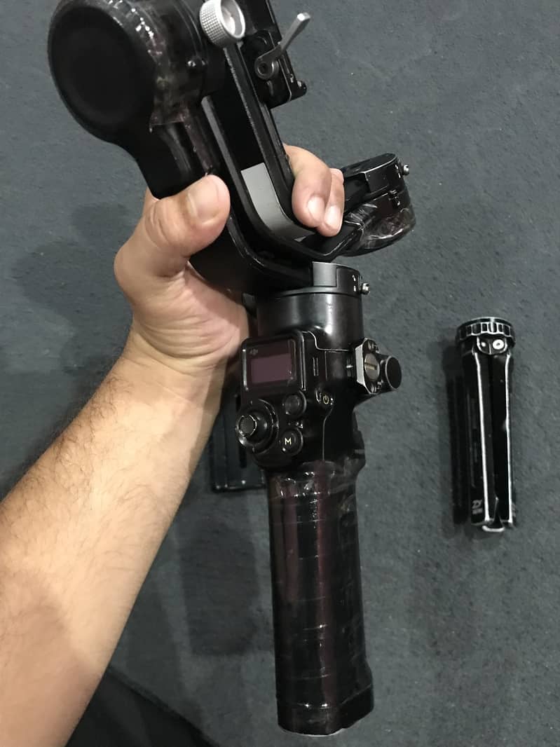 Rs 2 crane 1