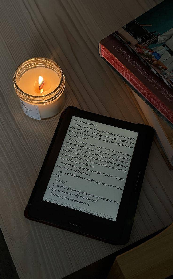 10gen 8gb basic Amazon kindle. 0