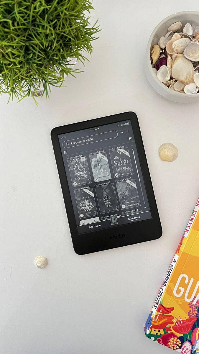 10gen 8gb basic Amazon kindle. 1