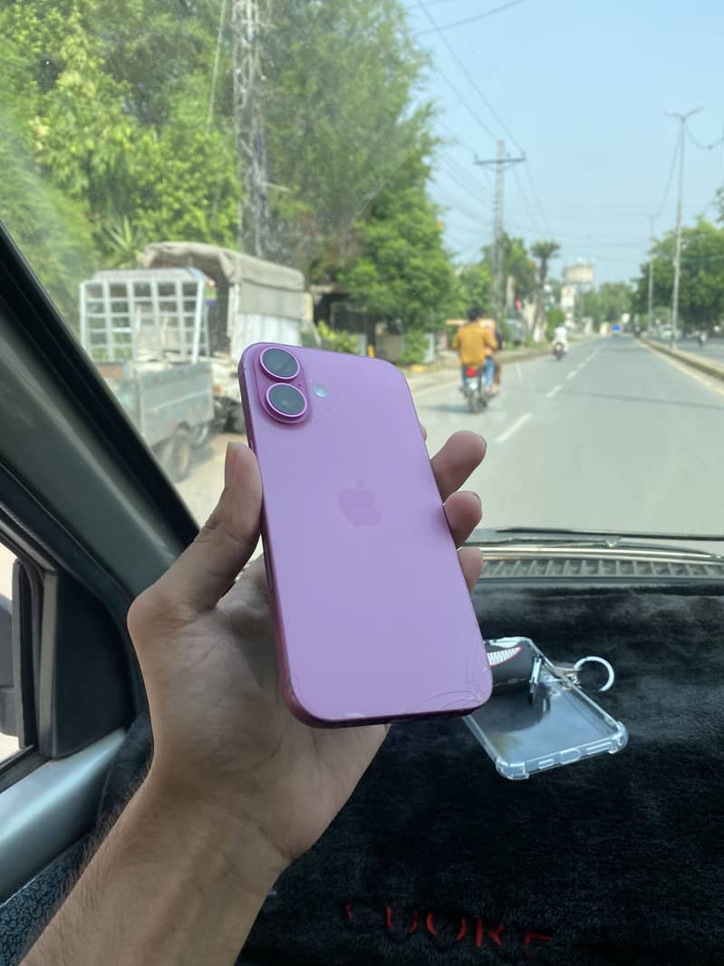 Apple iPhone 16 1