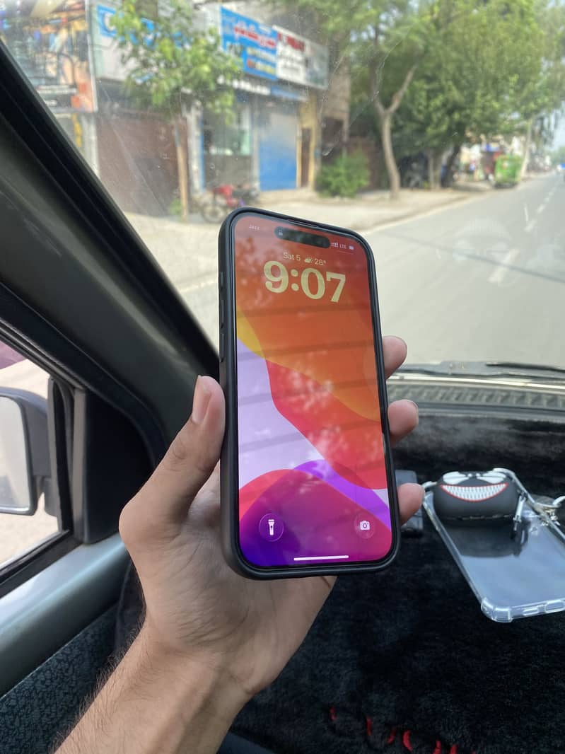 Apple iPhone 16 9
