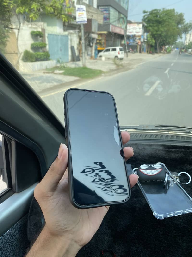 Apple iPhone 16 10