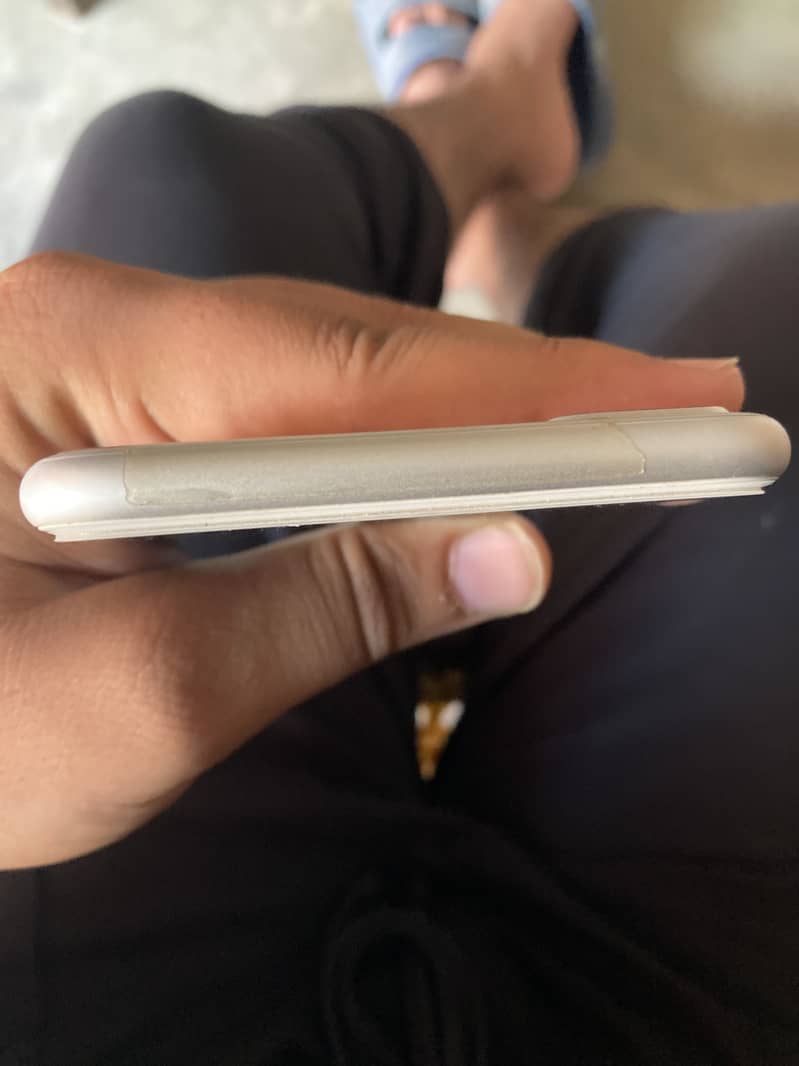 Apple iPhone 8 Plus 4