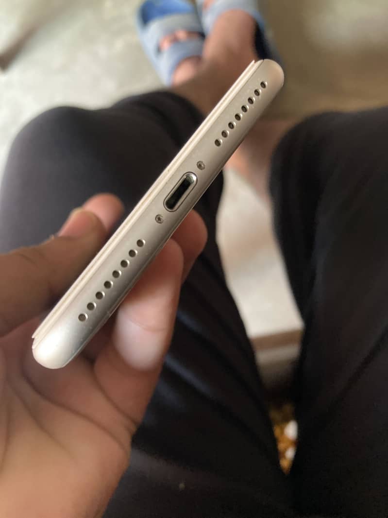 Apple iPhone 8 Plus 5
