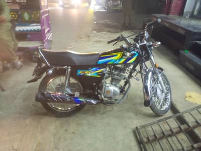 Honda 125 black