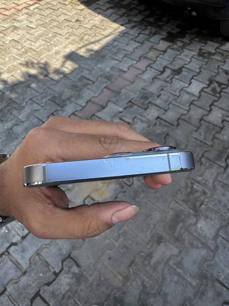 Apple iPhone 13 Pro 3
