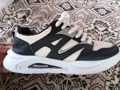 branded shoes 9 10 number