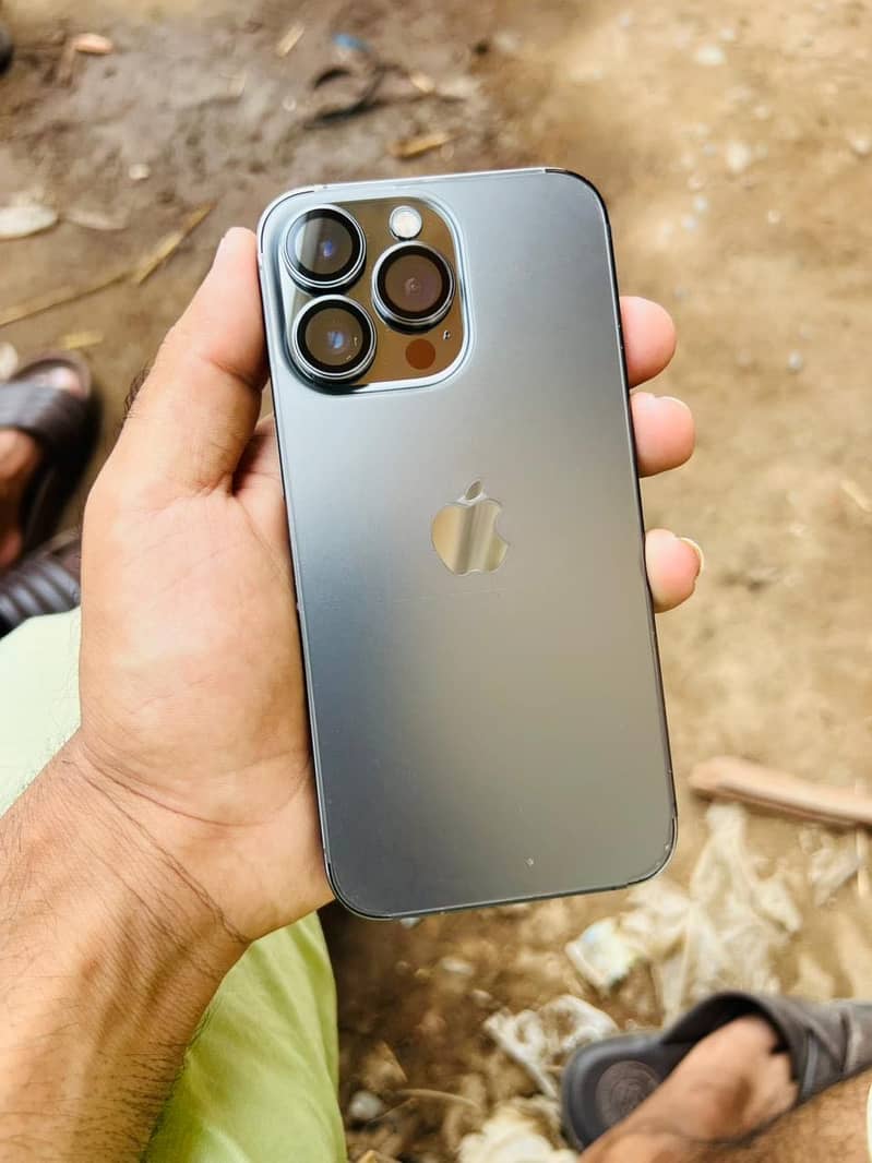 Apple iPhone 13 Pro 0