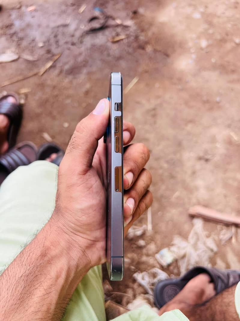 Apple iPhone 13 Pro 3