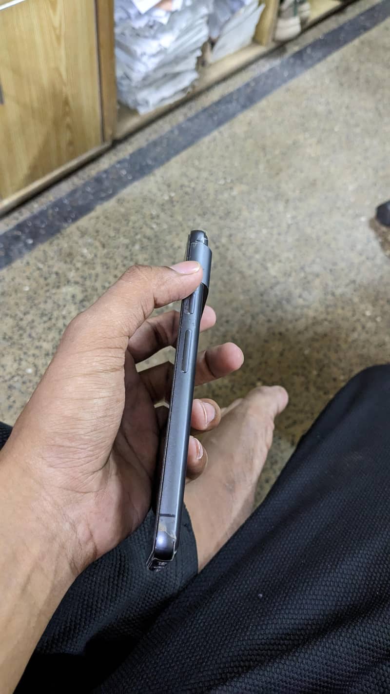 Google Pixel 8 Line 2