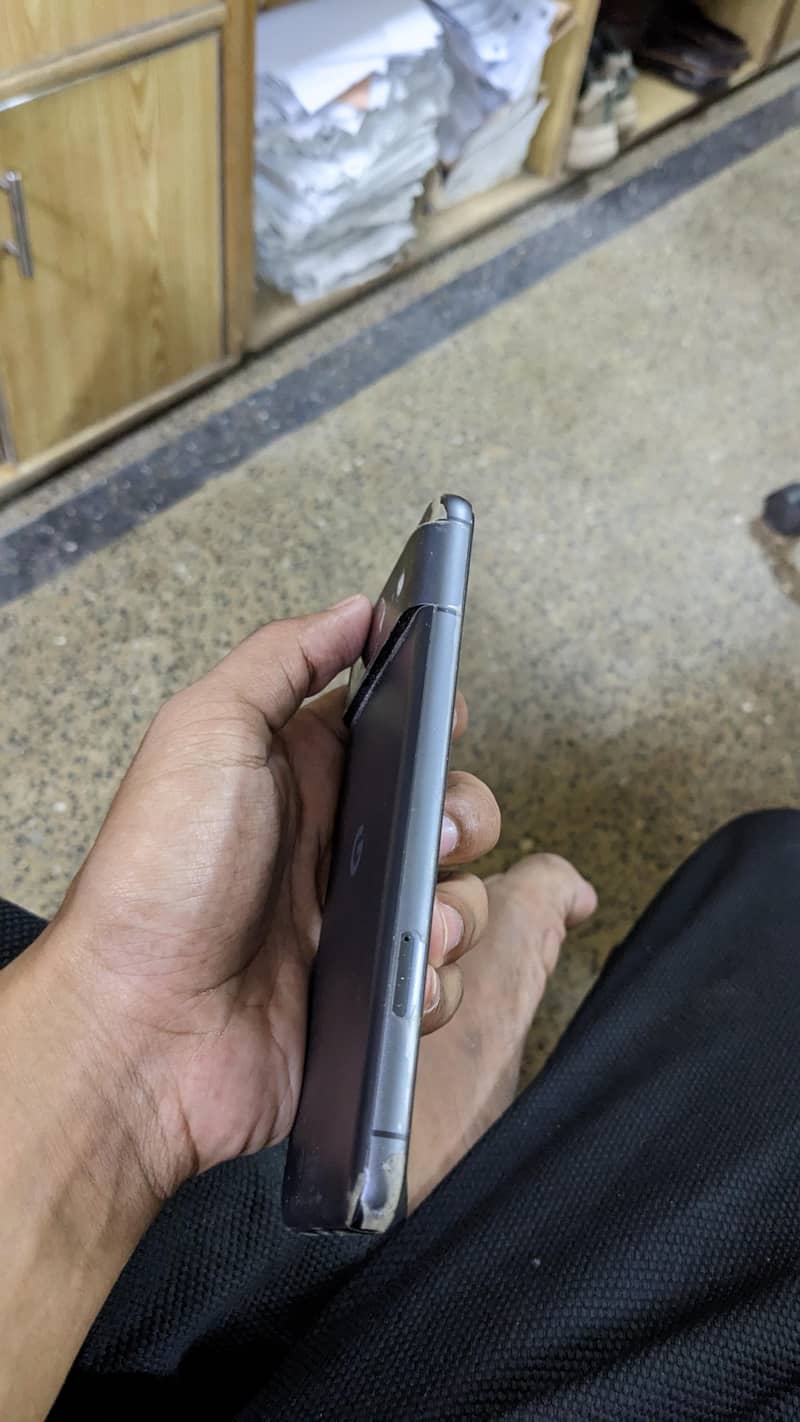 Google Pixel 8 Line 4