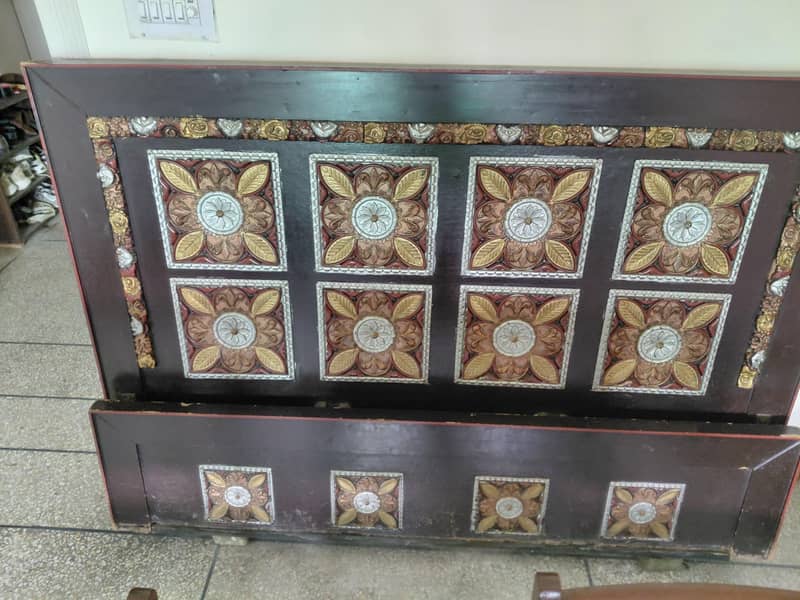 used double bed 0