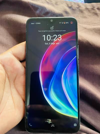 Vivo V21