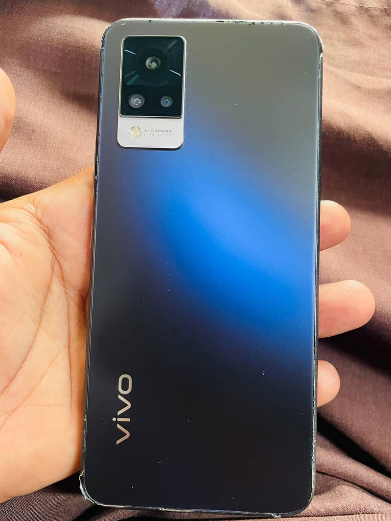 Vivo V21 1