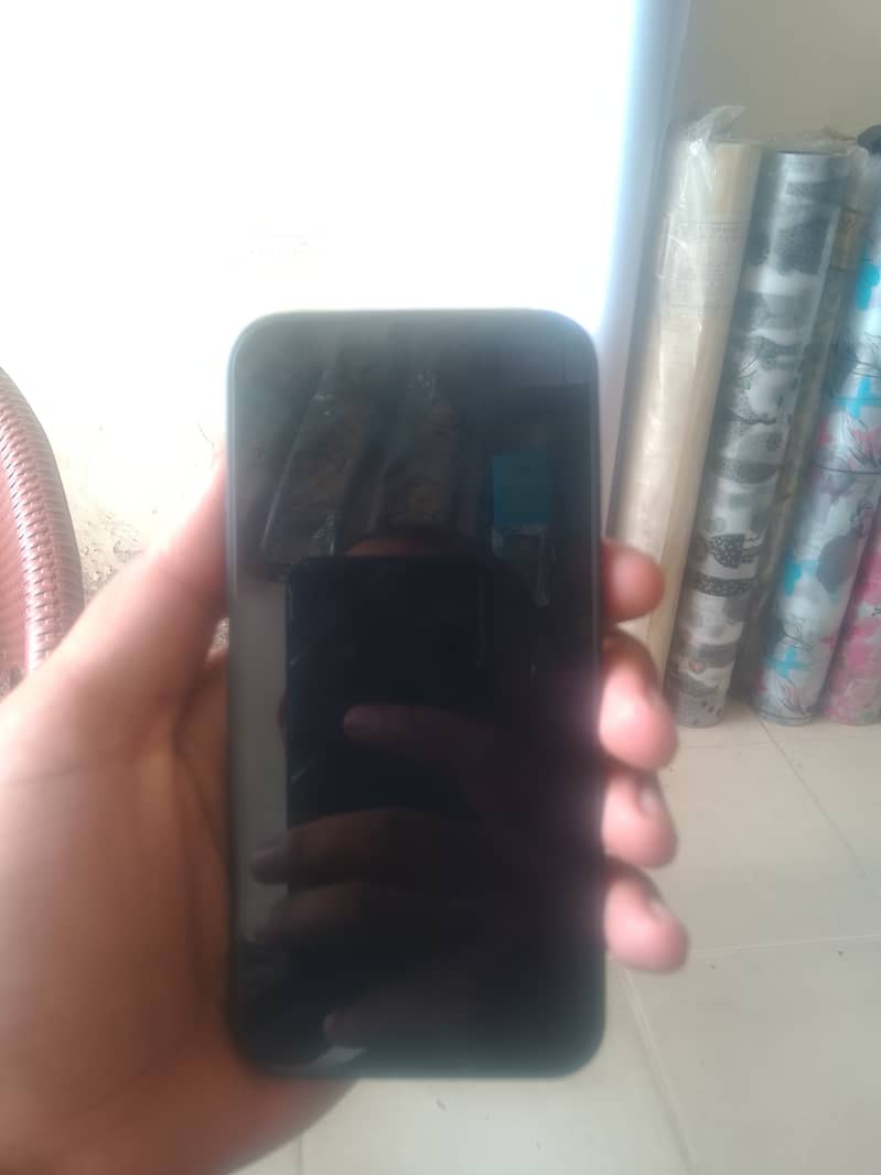 Apple iPhone 13 0
