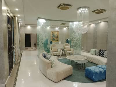 Beautiful Location 2 Kanal House On Main 100 Feet Road