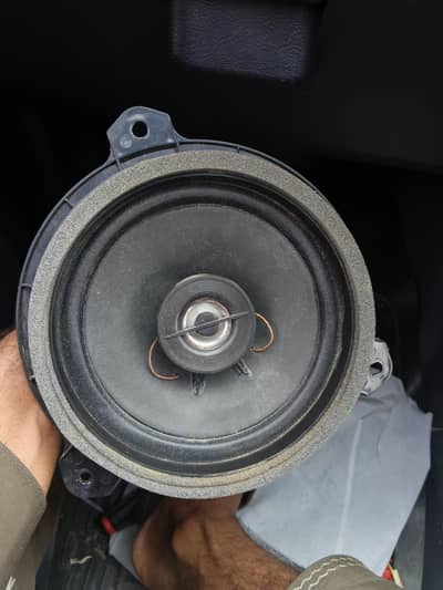 2 door speakers