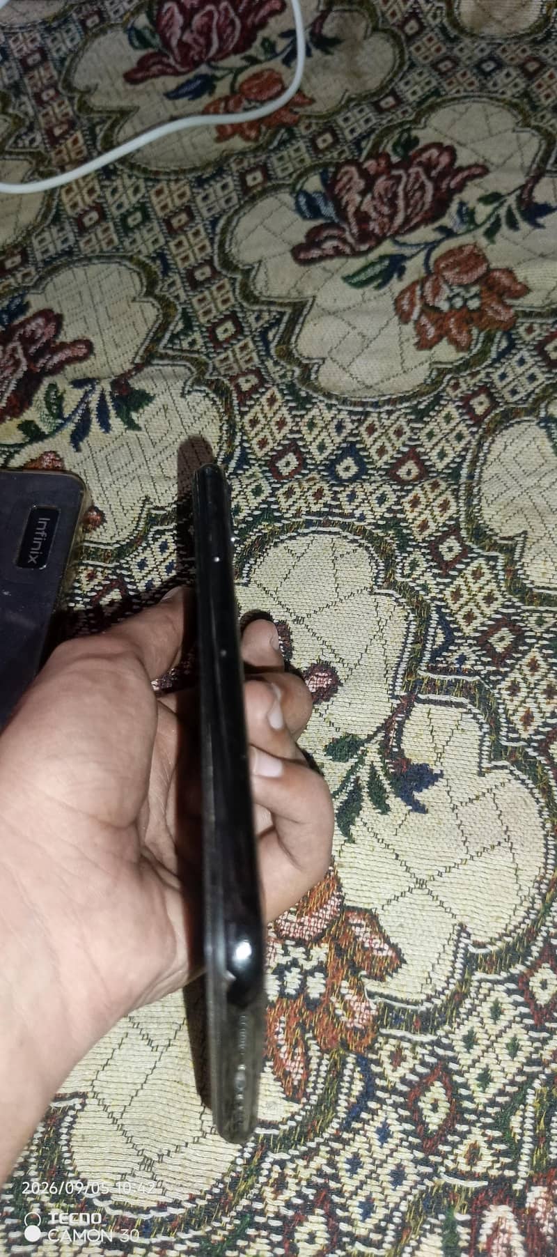 Apple iPhone 11 Pro Max 0
