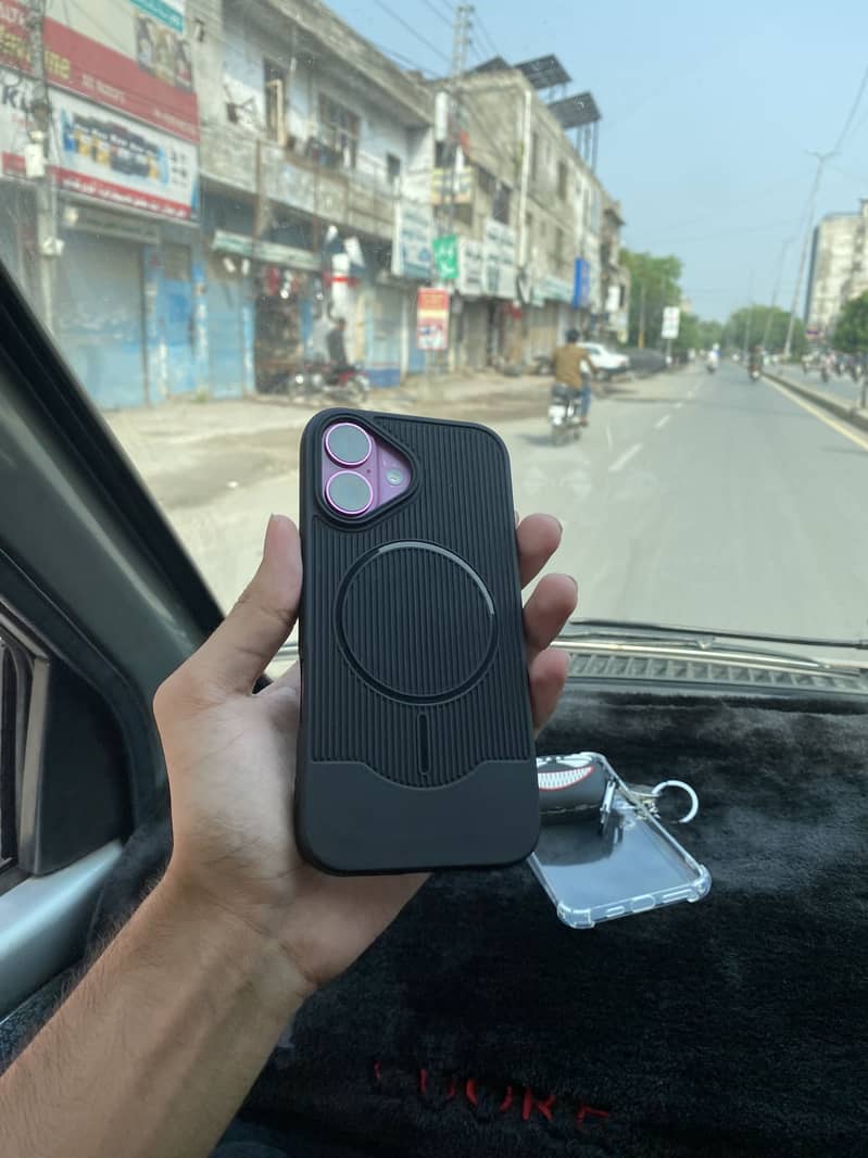 Apple iPhone 16 4