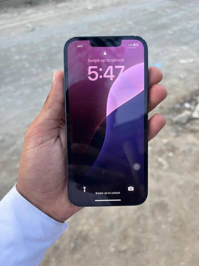 Apple iPhone 13