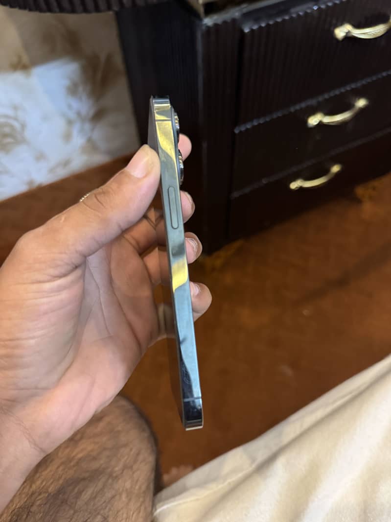 Apple iPhone 13 Pro 3