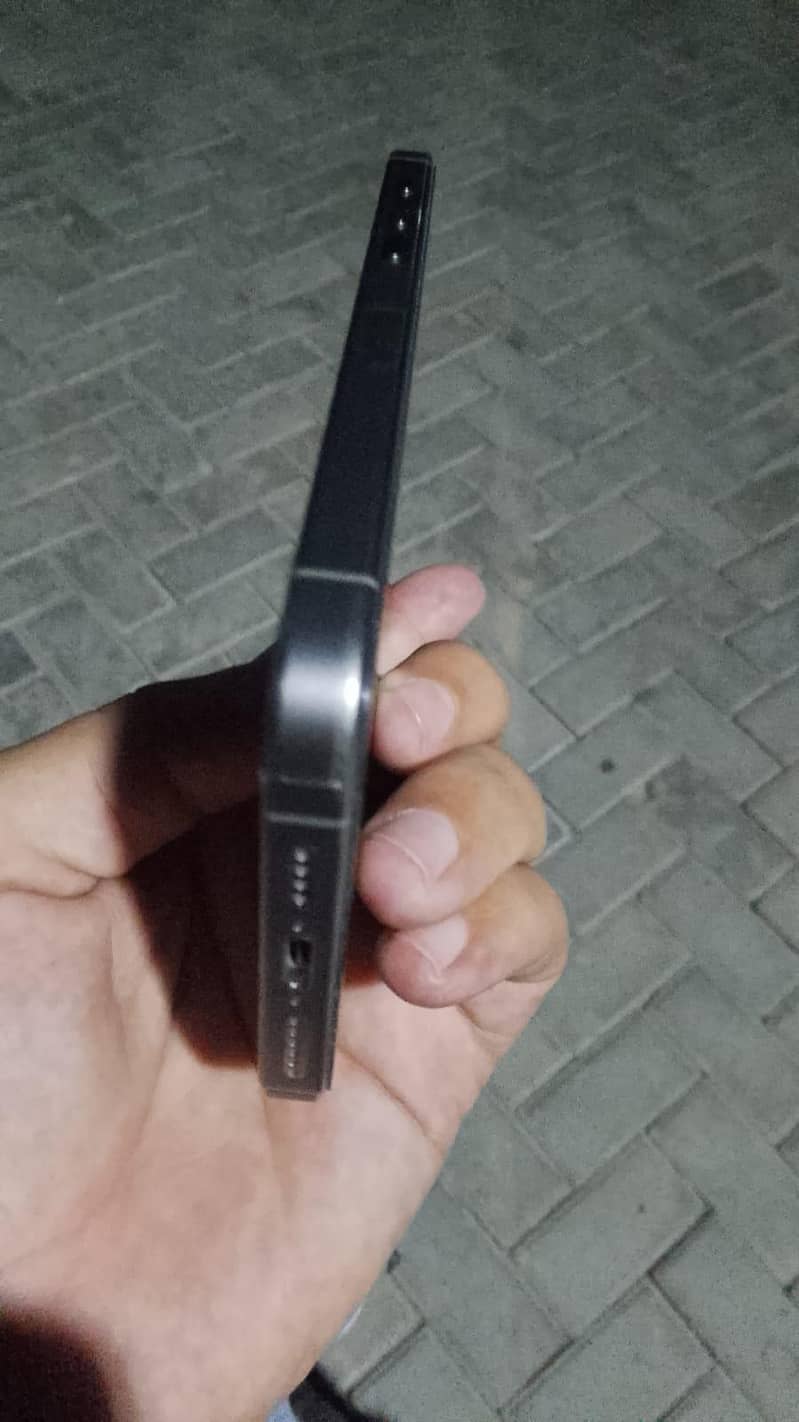 Apple iPhone 15 Pro Max 1