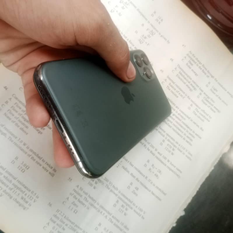 Apple iPhone 11 Pro 1