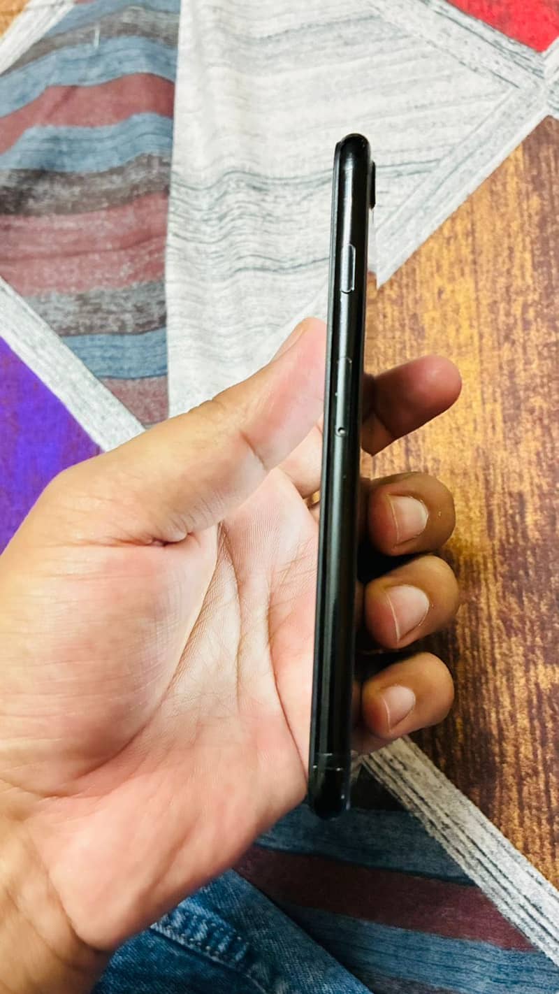 Apple iPhone 7 1
