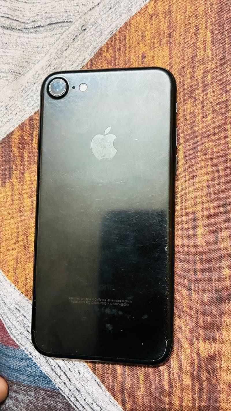 Apple iPhone 7 3