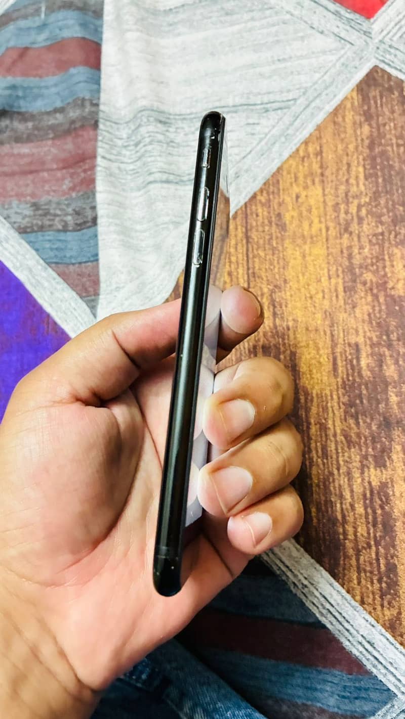 Apple iPhone 7 10