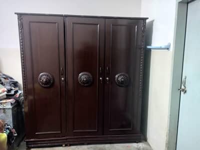 3-Door Wooden Wardrobe – Excellent Condition