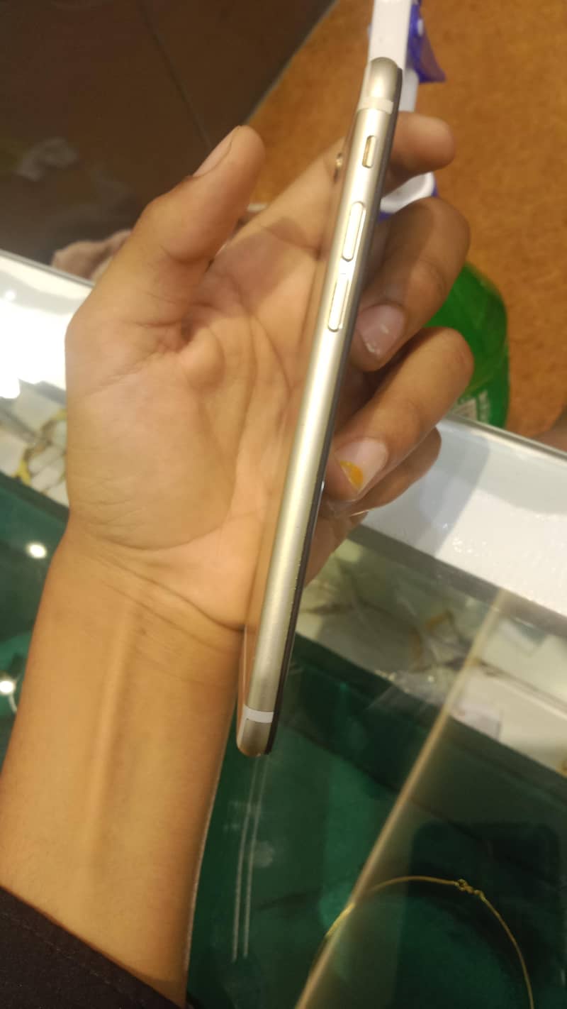 Apple iPhone 6 2