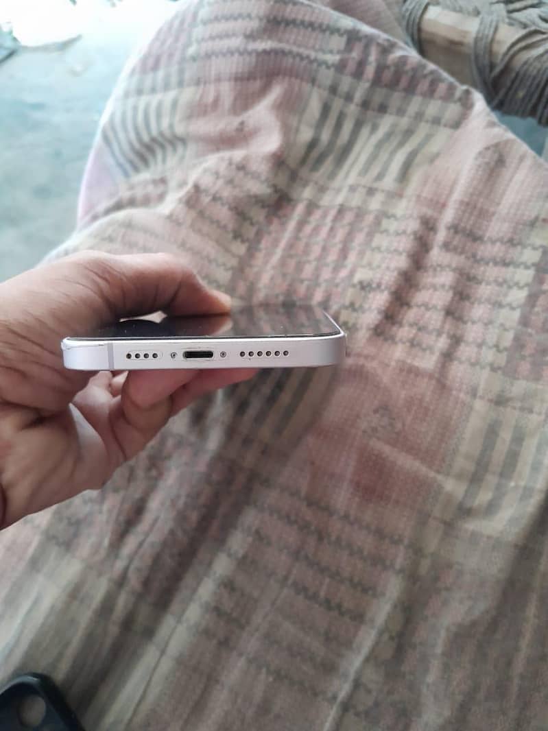Apple iPhone 14 plus 3