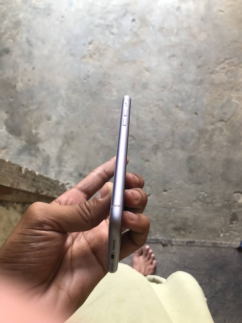 Apple iPhone 11 5