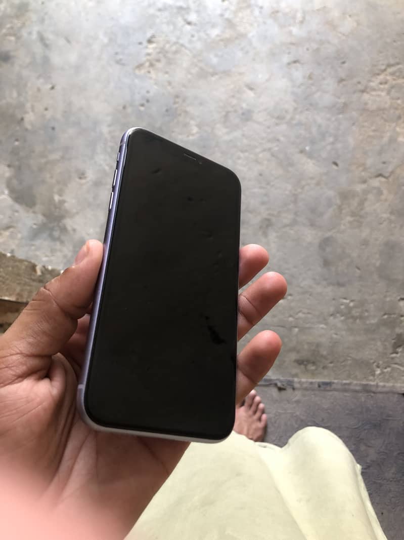 Apple iPhone 11 7