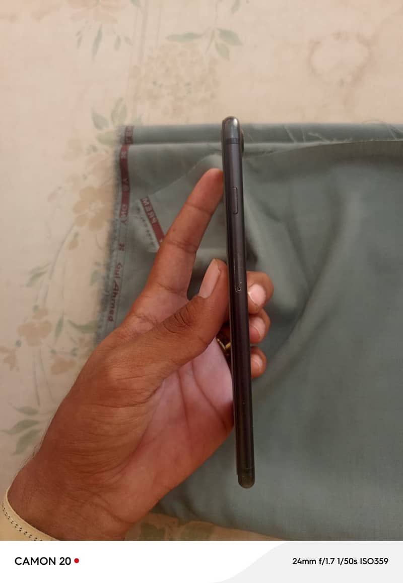 Apple iPhone 7 Plus 0