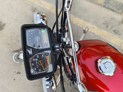 Honda 125 self start Golden edition